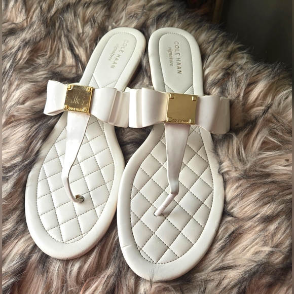 Cole Haan Signature Sandals sz 8 White/Gold - Picture 1 of 3